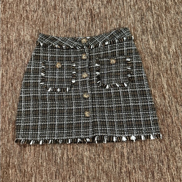 Everyday Chic Boutique Dresses & Skirts - Everyday Chic Boutique Tweed Frayed Hem Black and White Old Money Mini Skirt Med